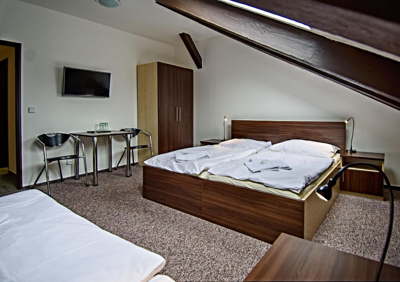 U Heligonky Hotel Brno Buitenkant foto
