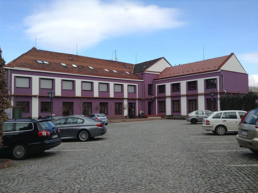 U Heligonky Hotel Brno Buitenkant foto